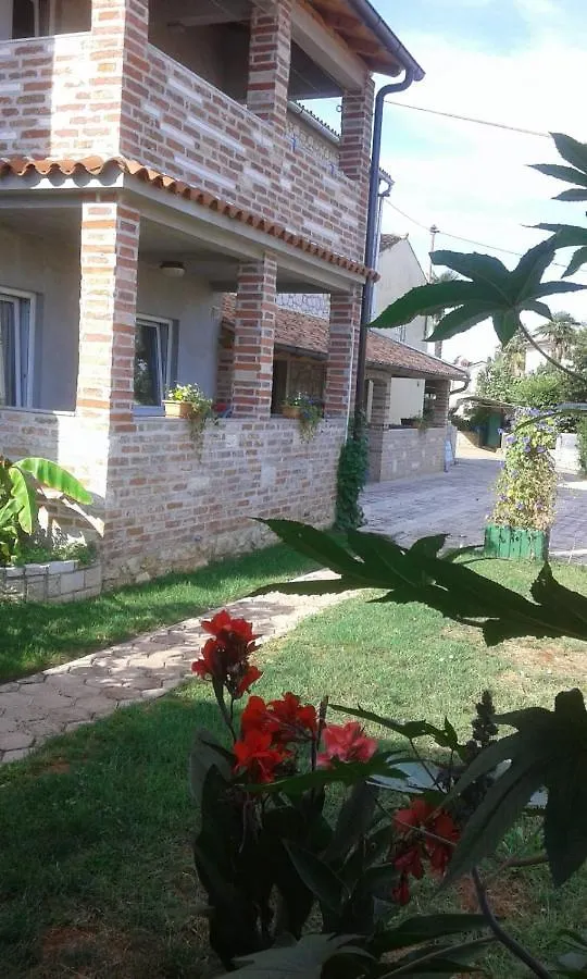 Apartmani Memic 100 M Do Plaze, Apartments Memic Only 100M From Beach Poreč Kroatien
