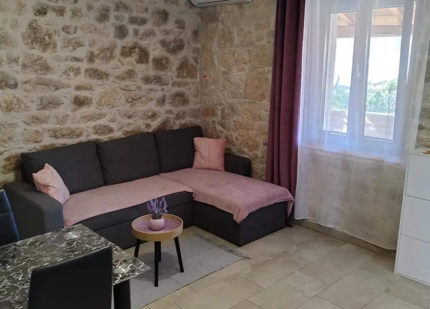Apartmani Memic 100 M Do Plaze, Apartments Memic Only 100M From Beach Πόρετς