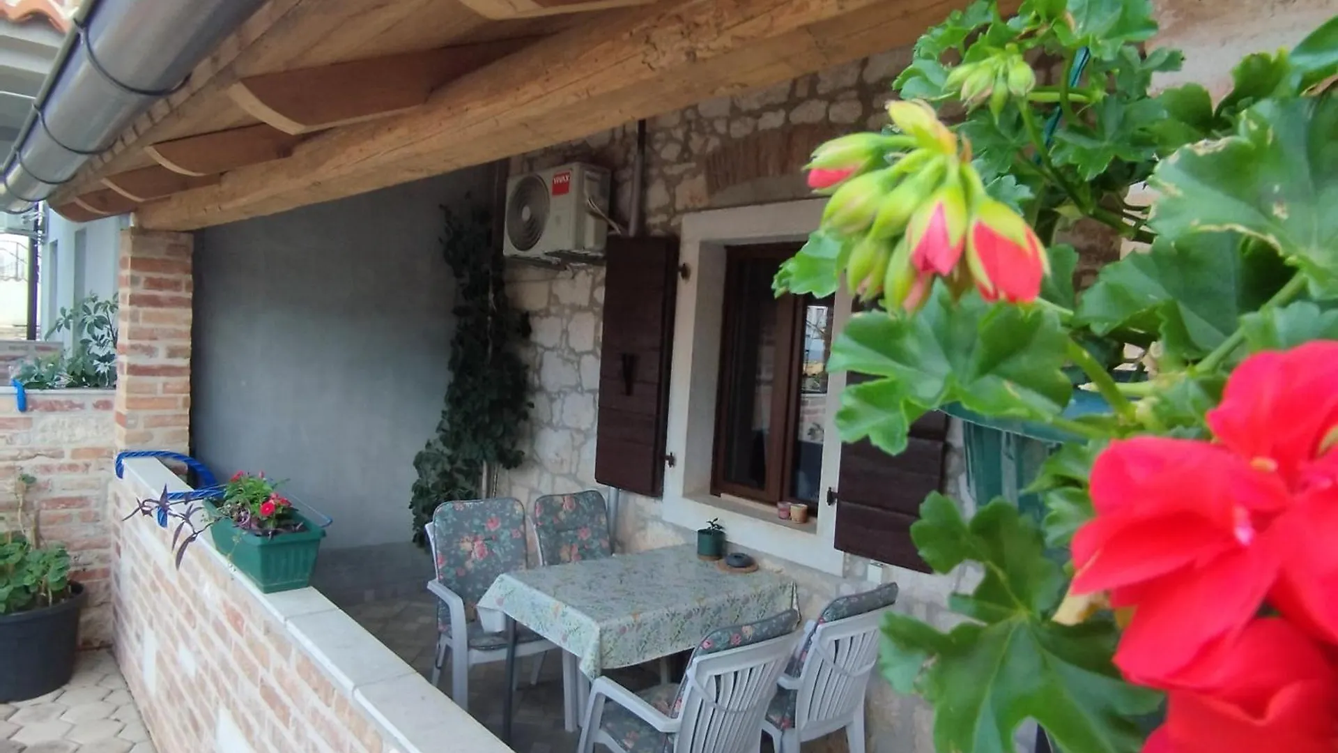 Apartmani Memic 100 M Do Plaze, Apartments Memic Only 100M From Beach Poreč