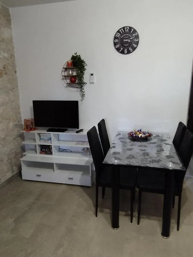 Apartmani Memic 100 M Do Plaze, Apartments Memic Only 100M From Beach Poreč 0*,